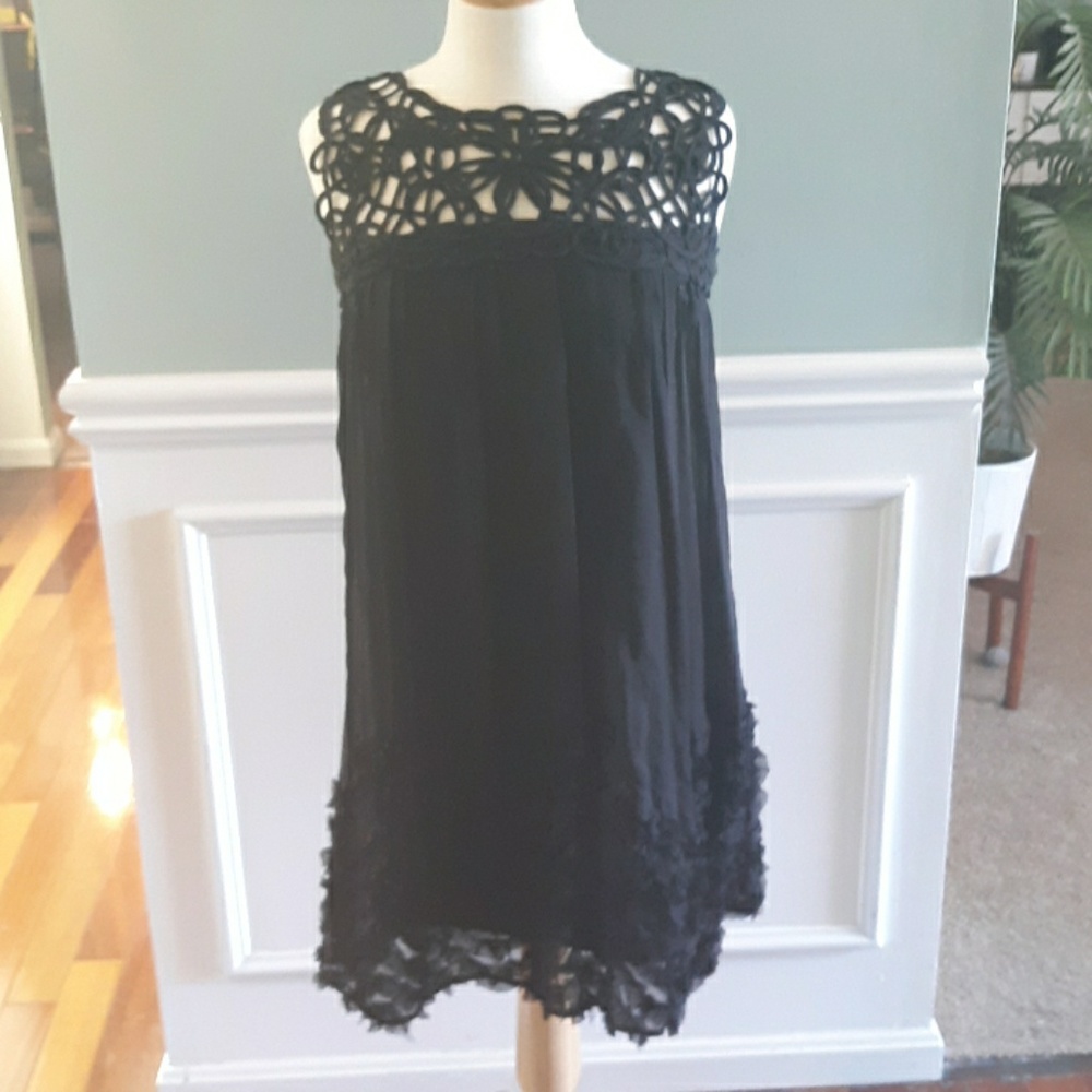 Gorgeous 100% silk black shift dress by MIHYE.